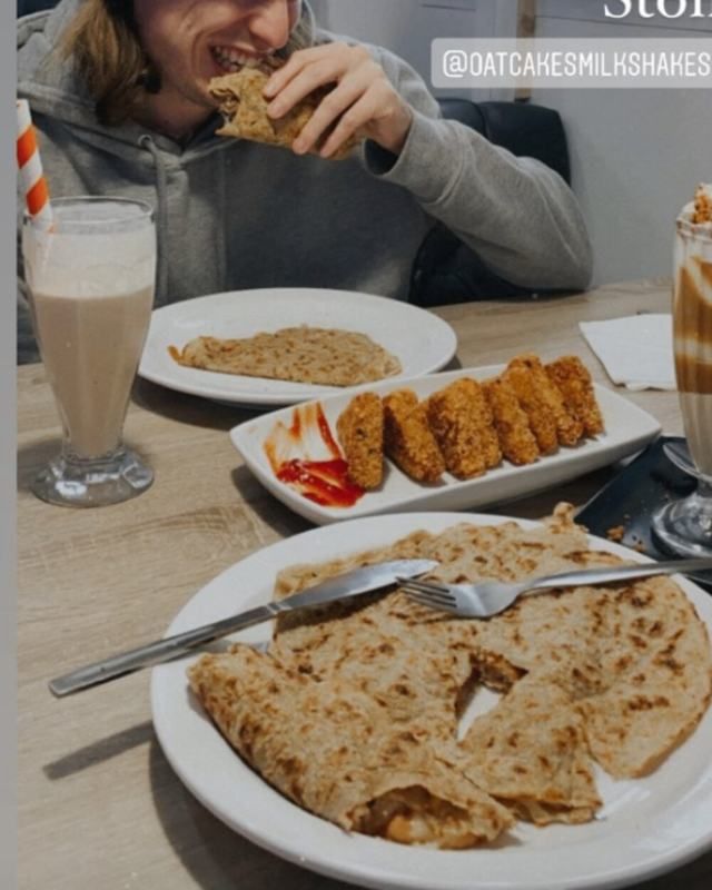 Oatcakes, shakes and a happy customer shared by photographybyemiliadrag